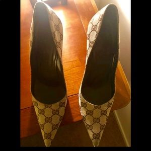 Vintage Signature Classic Gucci Pumps